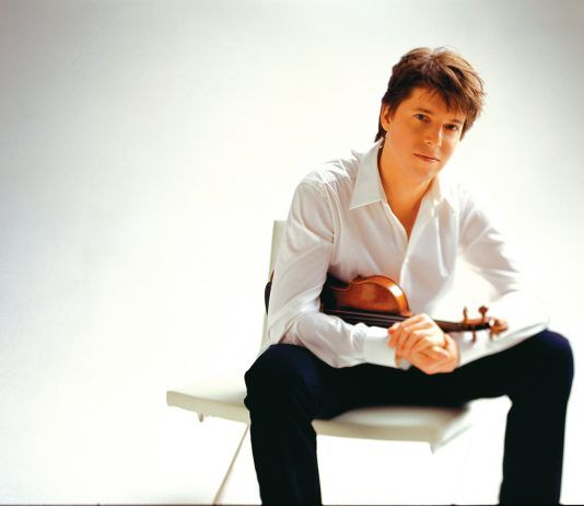 Disfruta de la actuación del violinista Joshua Bell con PlayStation VR
