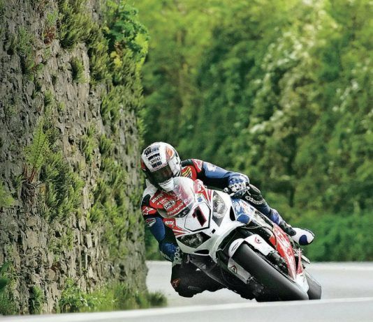 Prepara tu moto para una carrera legendaria con 'TT: Isla de Man'
