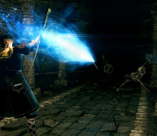 Dark Souls: Remastered ya se puede pre-ordenar en PS4 y así se celebra