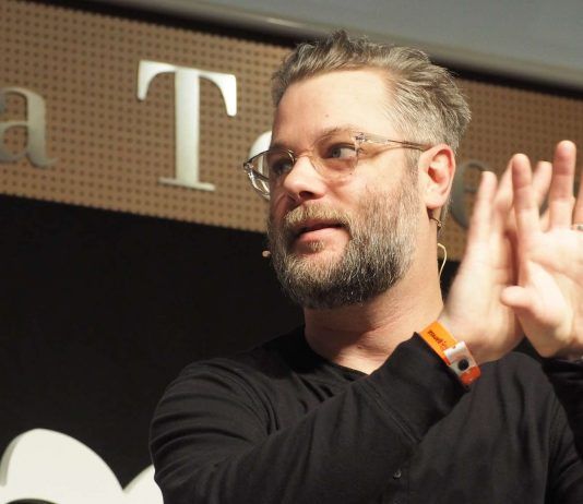 Cory Barlog menciona que el salto de PS4 a PS5 será más fácil que en otras generaciones