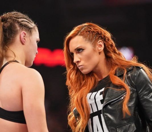 Roman Reigns y Becky Lynch en la portada de WWE 2K20, según filtración