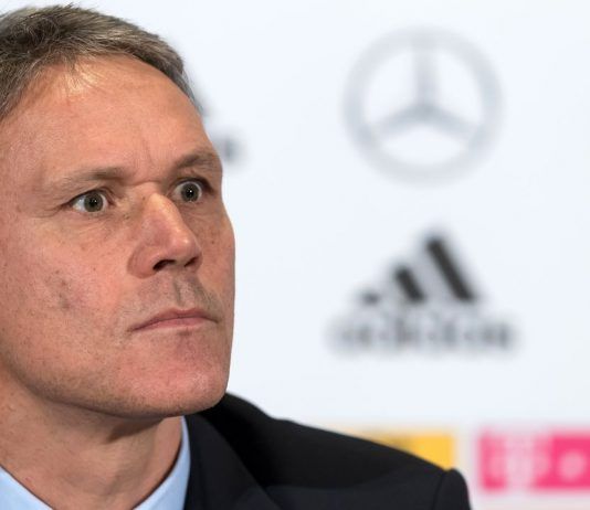 EA Sports retira la carta icono de van Basten tras su proclama nazi