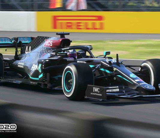 Lewis Hamilton recorre Silverstone con su Mercedes W11 en F1 2020