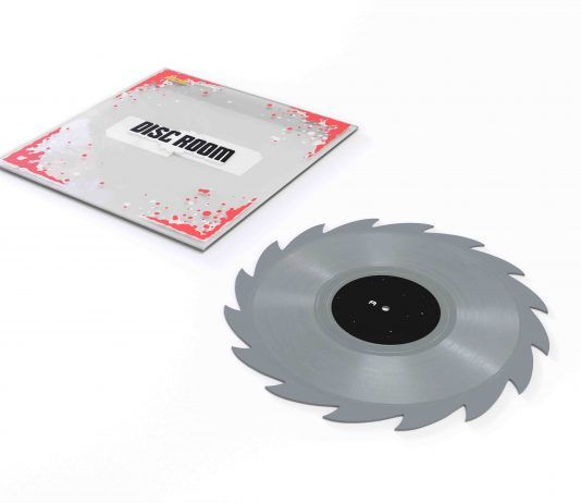 Disc Room tendrá banda sonora en formato físico y... ¡en un vinilo de borde dentado!