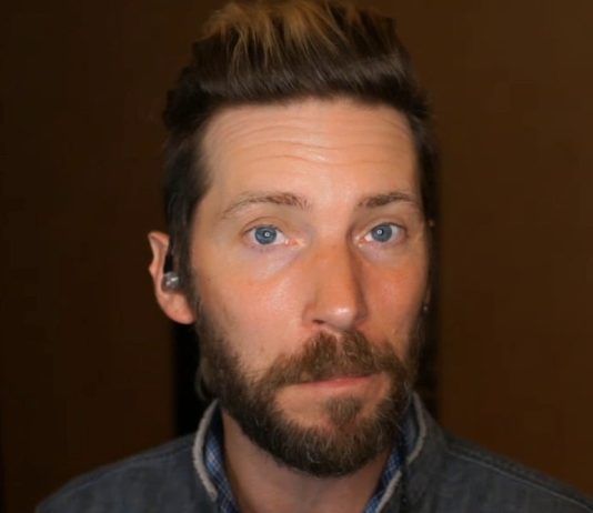 Troy Baker se arrepiente de su apoyo a los NFT y se desvincula de Voiceverse