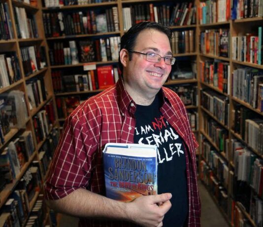 A Bandai Namco le gustaría trabajar con Brandon Sanderson, que tiene en mente un 'Soulsborne'