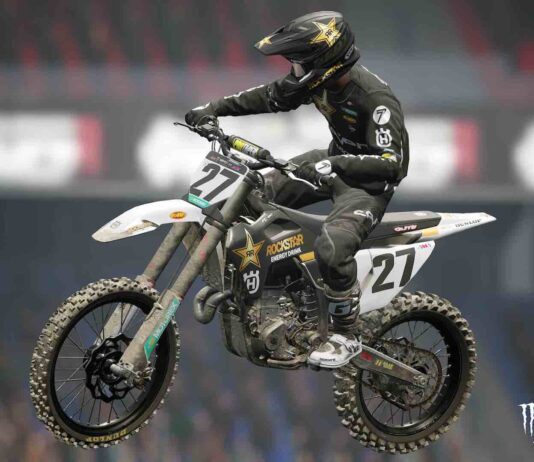 ¿Escuchas los rugidos? Eso es que se ha anunciado Monster Energy Supercross - The Official Videogame 6