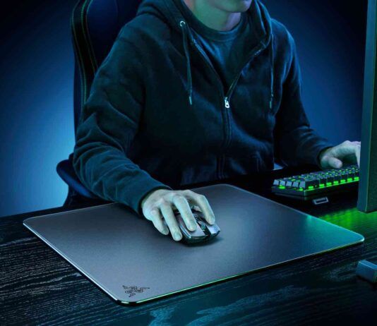 Que nada te frene: Presentada la alfombrilla de vidrio templado Razer Atlas