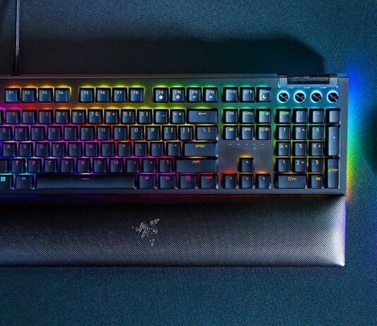 Razer hace doblete con sus teclados: BlackWidow V4 y V4 X