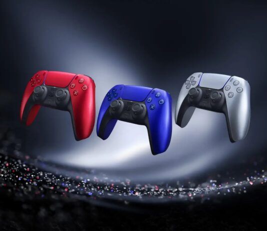 Ya podemos vestir de metal nuestras PS5 reservando la colección de mandos y cubiertas "Deep Earth"