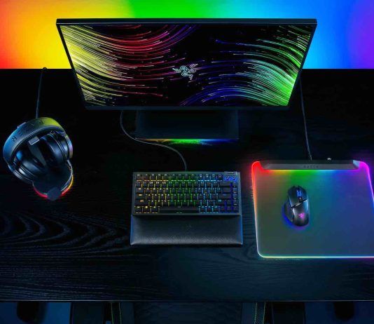Esta alfombrilla sí que brilla... Presentada la Razer Firefly V2 Pro