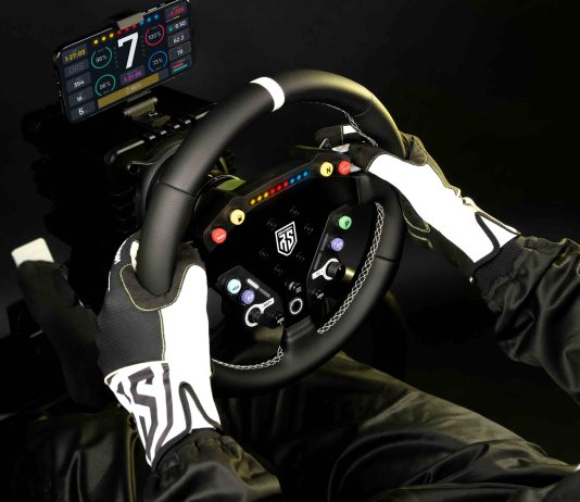 NACON presenta su kit de simulación RS PURE en la Sim Racing Expo 2025